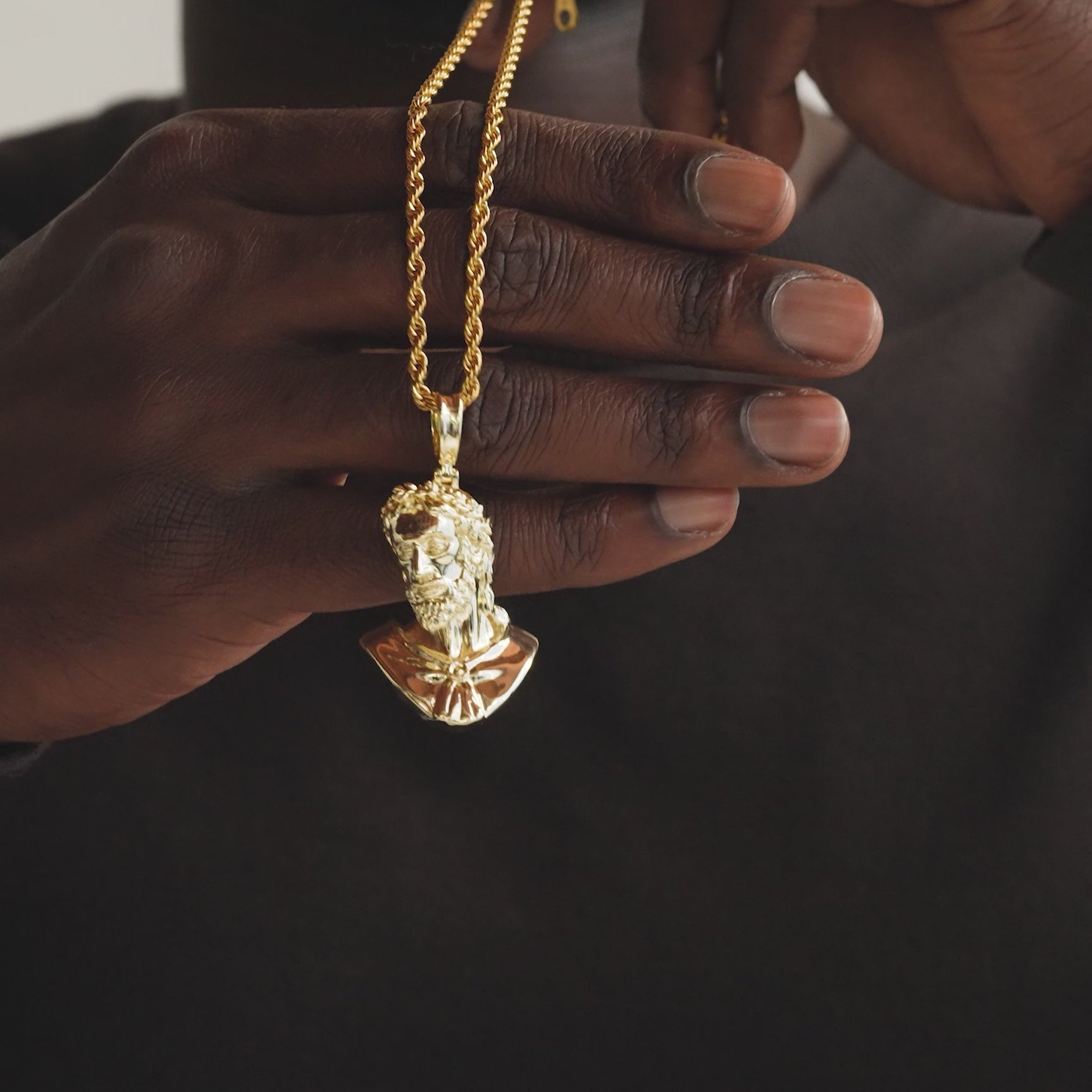 Zeus Necklace Pendant & Rope Chain The Gold Gods Video