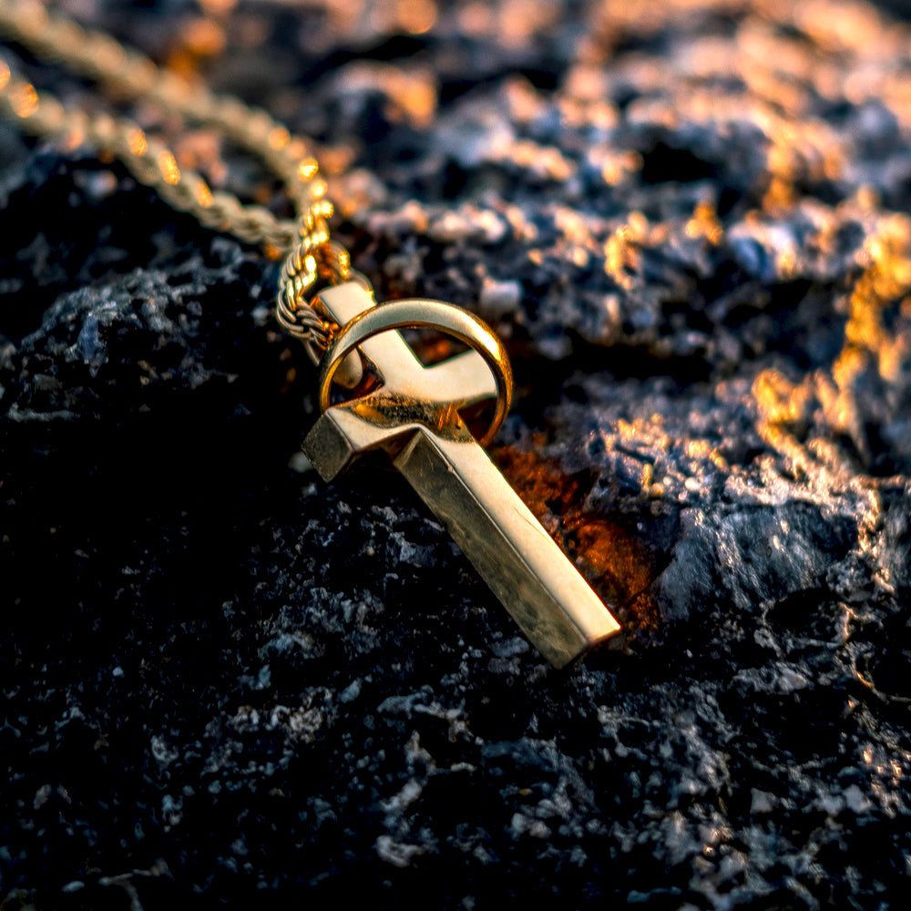 Circulum Gold Cross Necklace Pendant & Rope Gold Chain The Gold Goddess