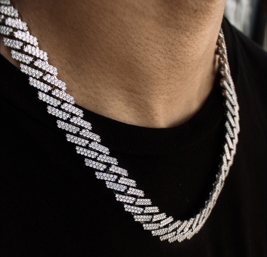 Diamond Cuban Chain Straight Edge 15mm The Gold Gods lifestyle look