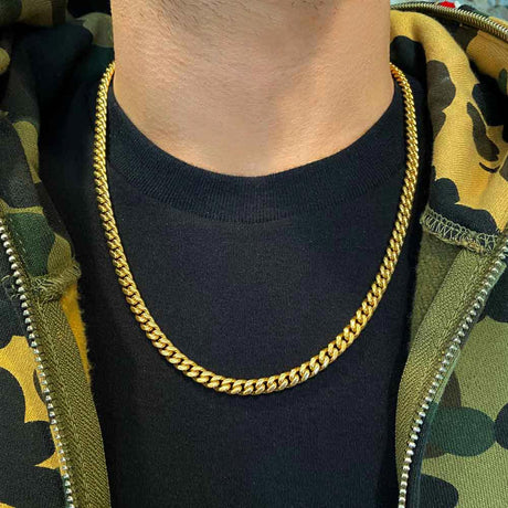 Miami Cuban Link Chain 6mm The Gold Gods  lifestyle look 2