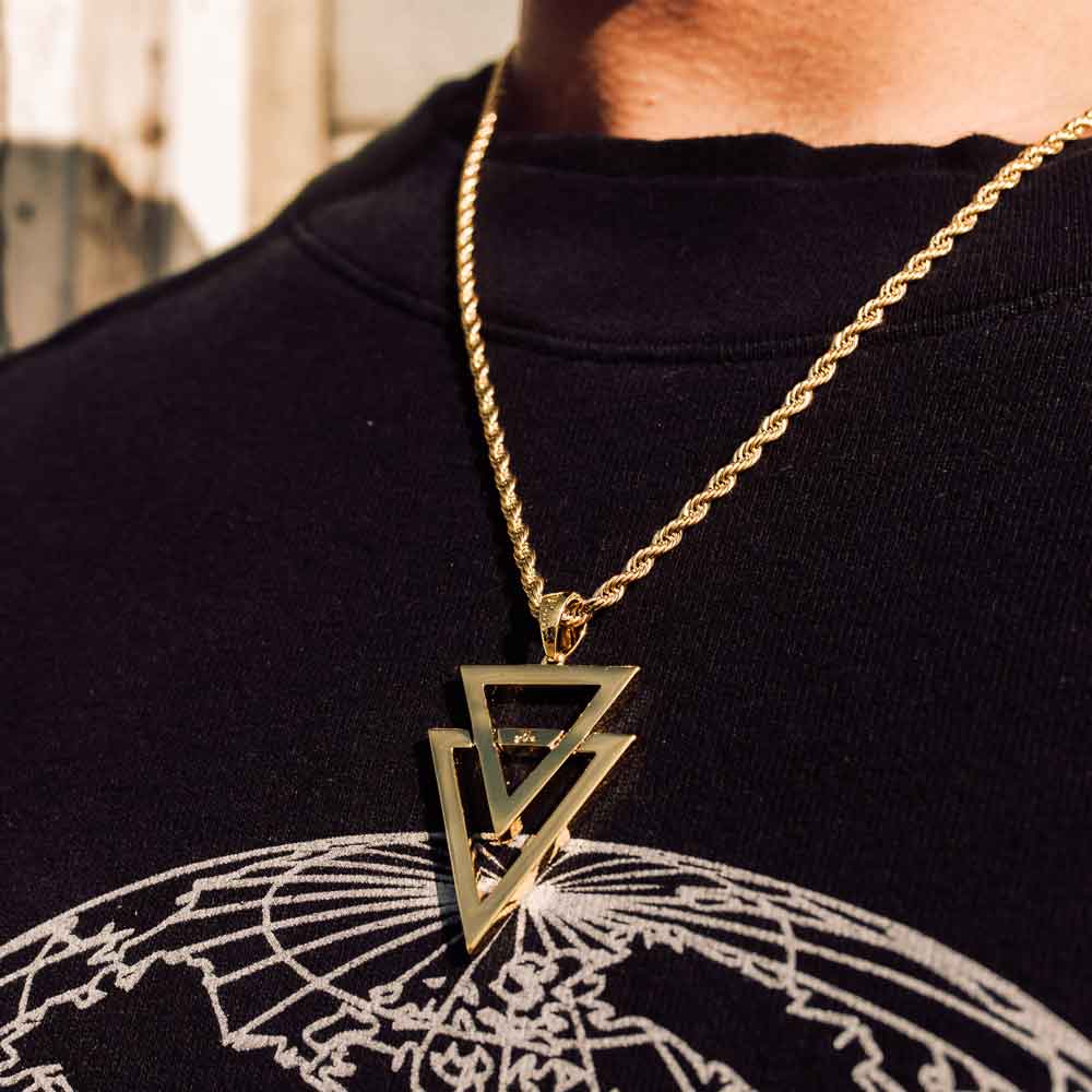 Dual Arrow Gold Necklace Pendant & Rope Gold Chain The Gold Gods lifestyle look